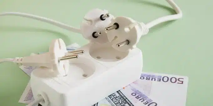 hosszabbító konnektor dugókkal